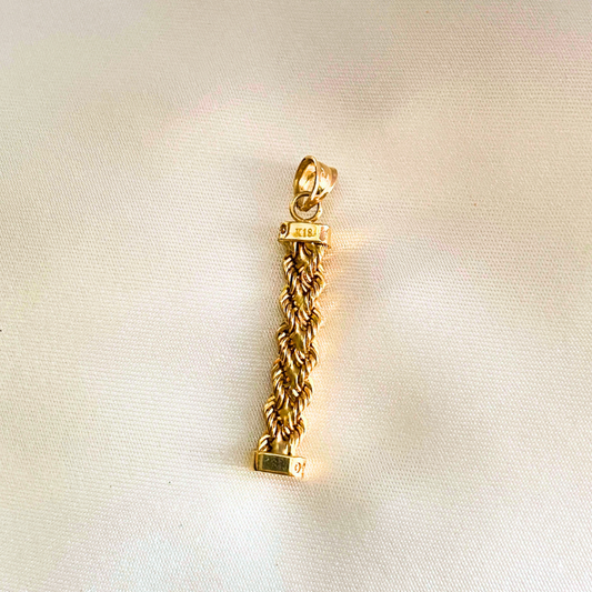 18K Gold Vertical Rope Pendant