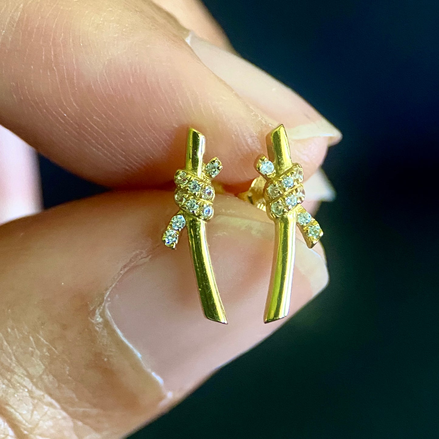 Solid 18k Gold Knot Earrings