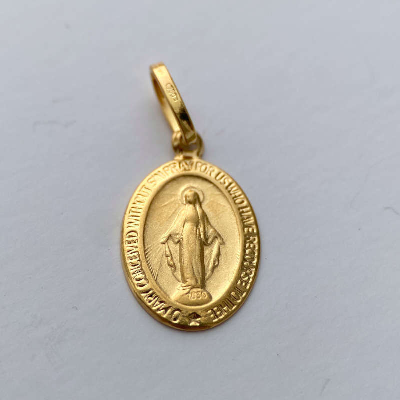18K Yellow Gold Miraculous Medal Pendant – Virgin Mary Religious Charm